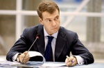 Президент РФ Дмитрий Медведев подписал два федеральных закона (№  115 от 03.06.2011 и № 235 от 18.07.2011), которые вносят изменения в регулирование социальной рекламы