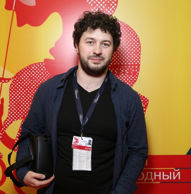 PhotoMoodtsov-640x648.jpg